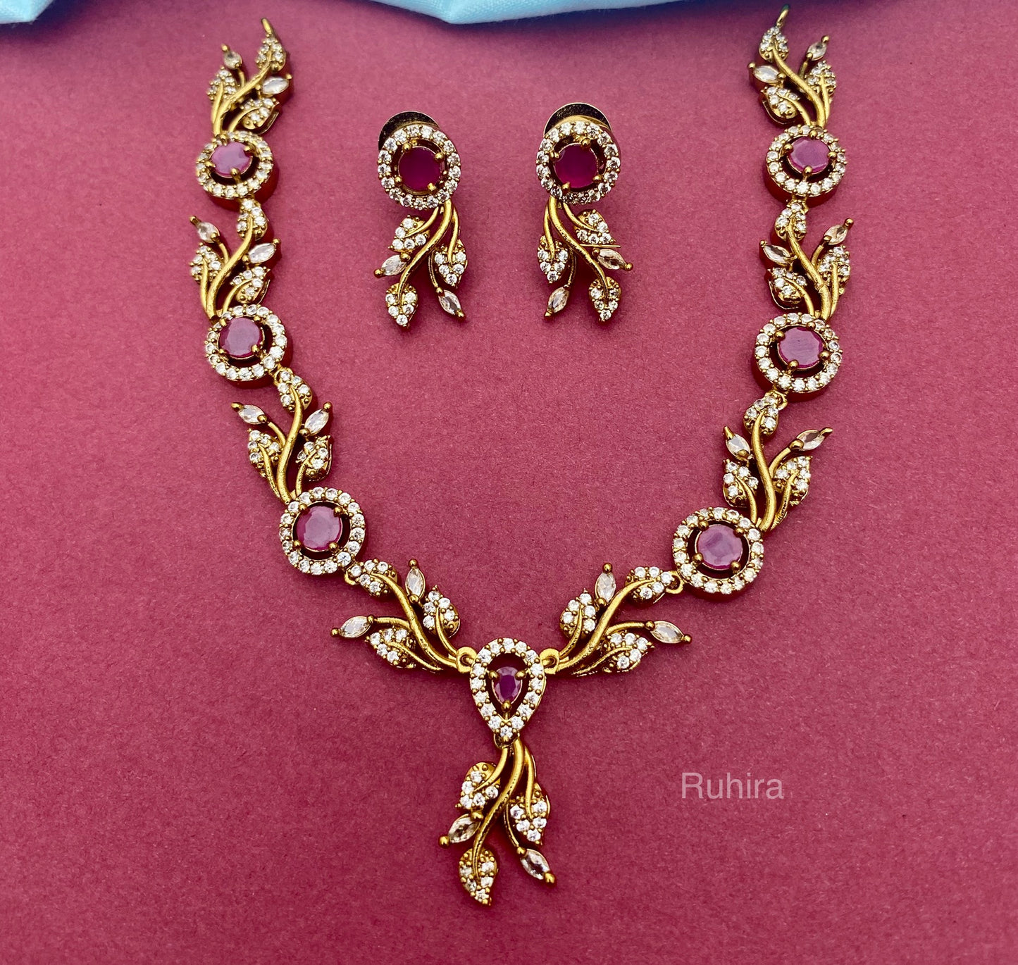 Floral Motif Necklace Set