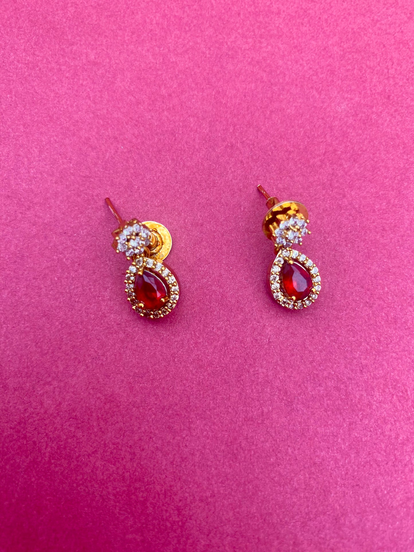 Swirl Motif Necklace Set