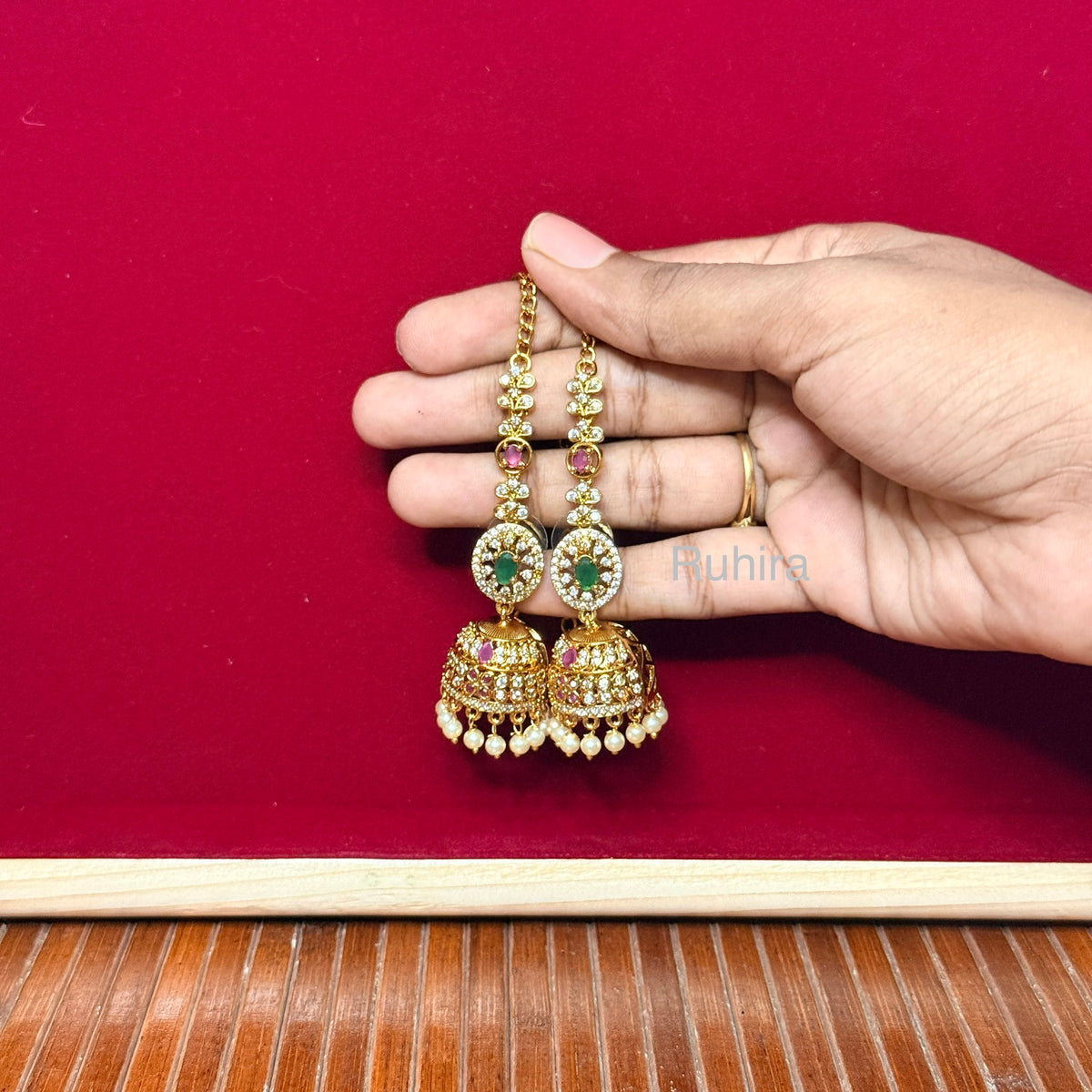 Niyara Jhumka with Earchains