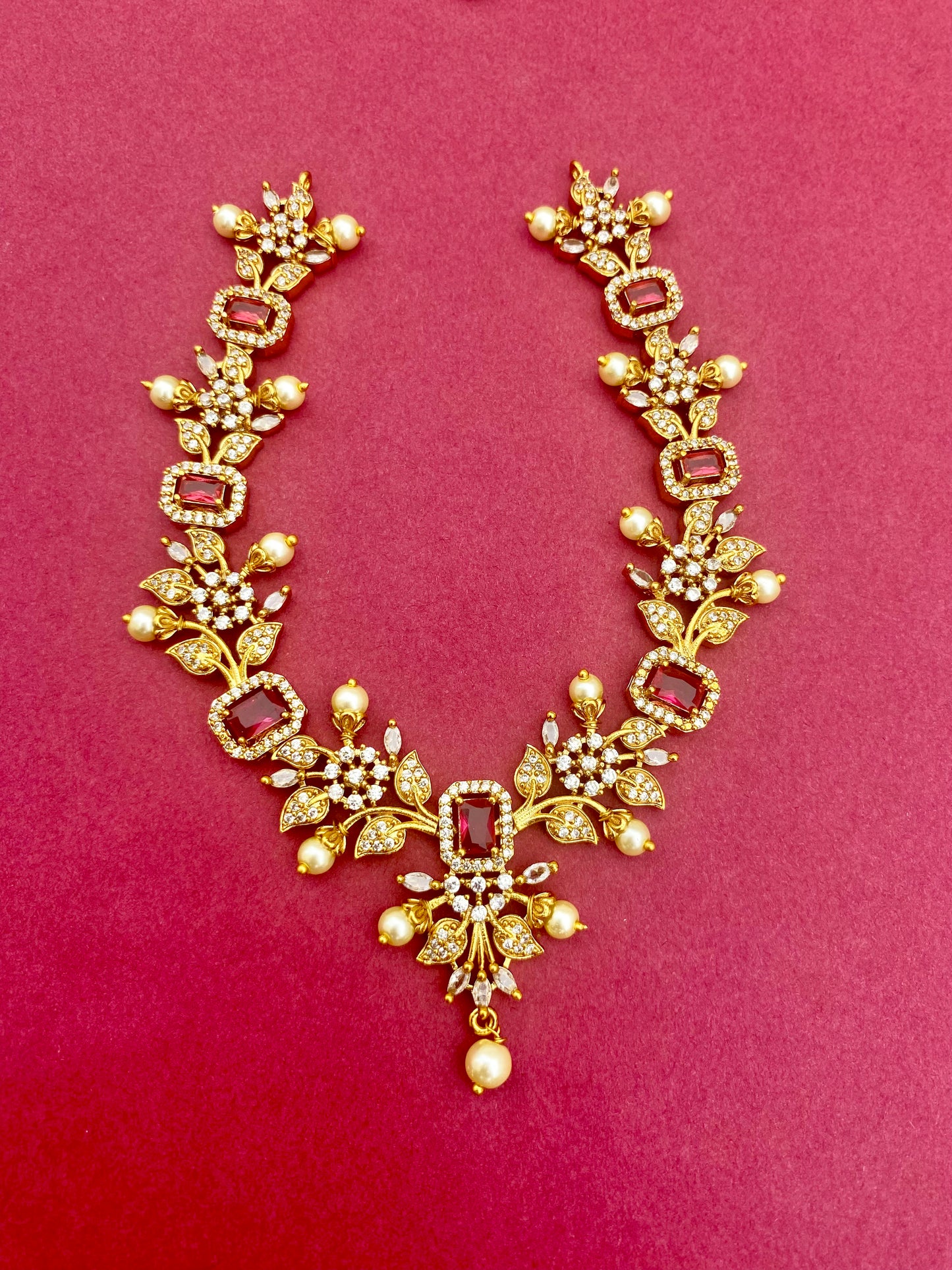 Petal Crest Necklace Set