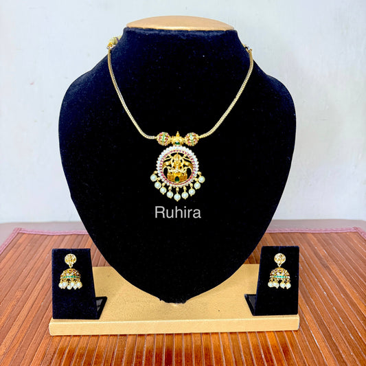 Vaibhavi Antique Necklace Set