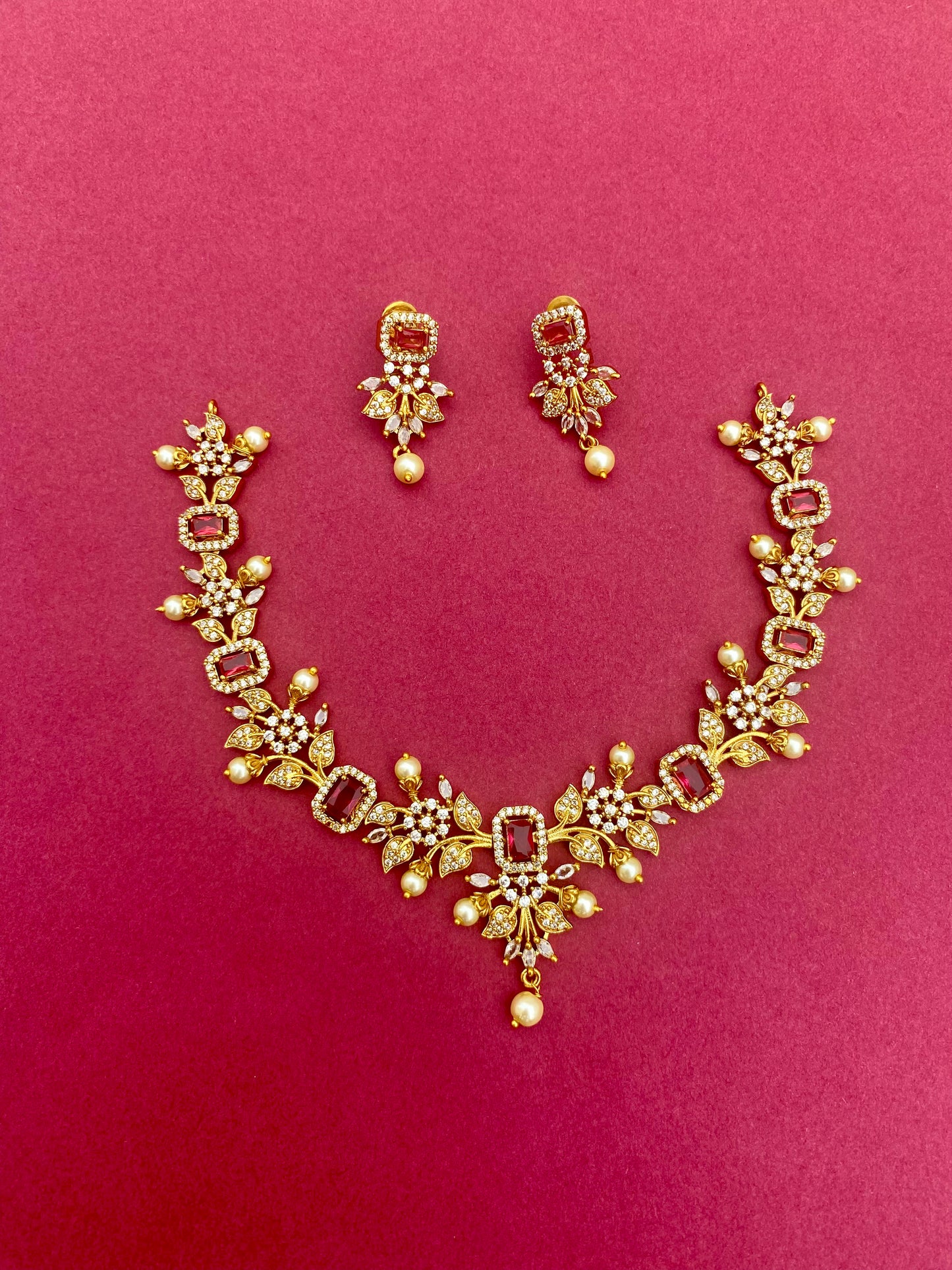 Petal Crest Necklace Set