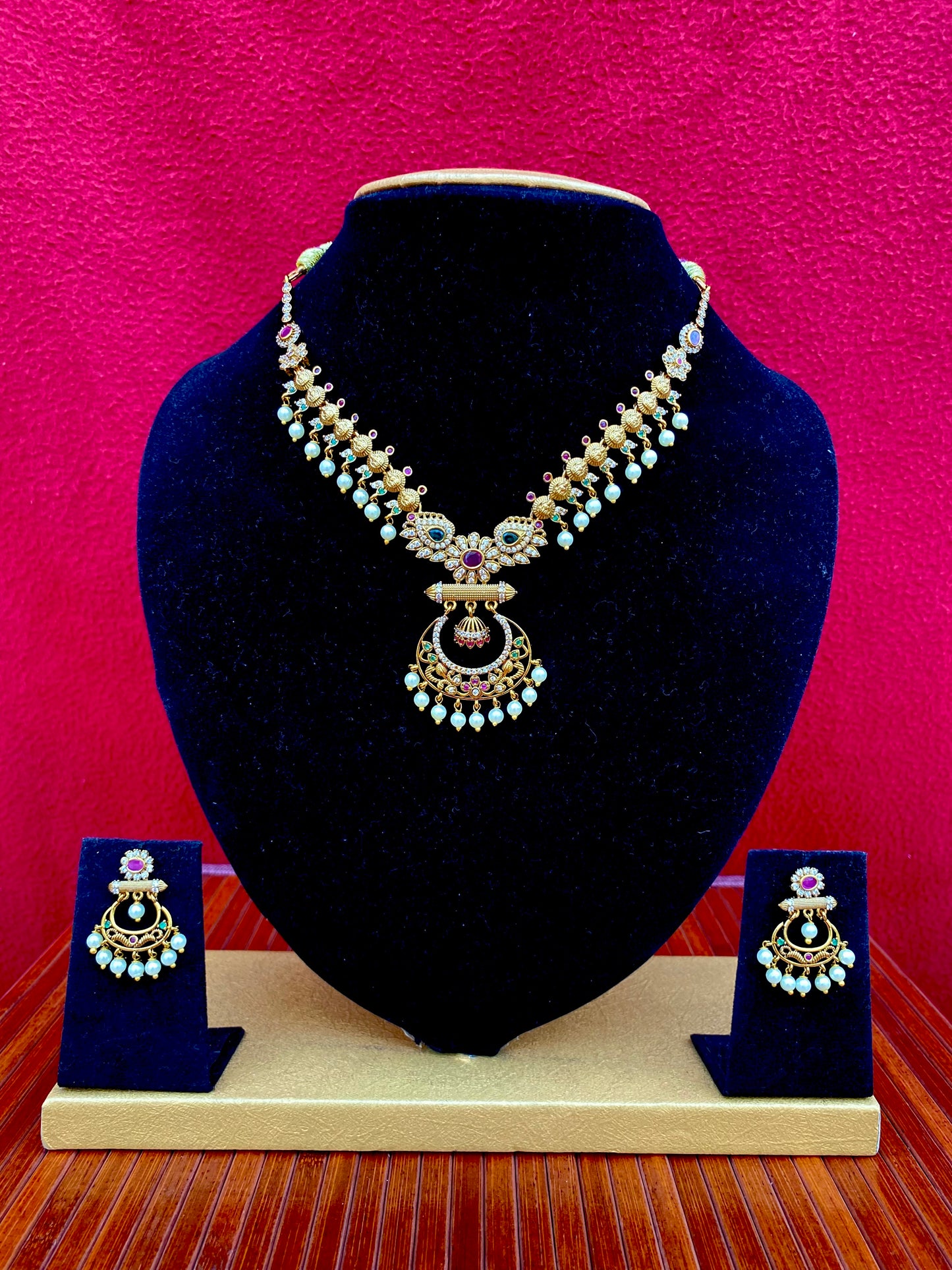 Sampurna Lakshmi Necklace Set