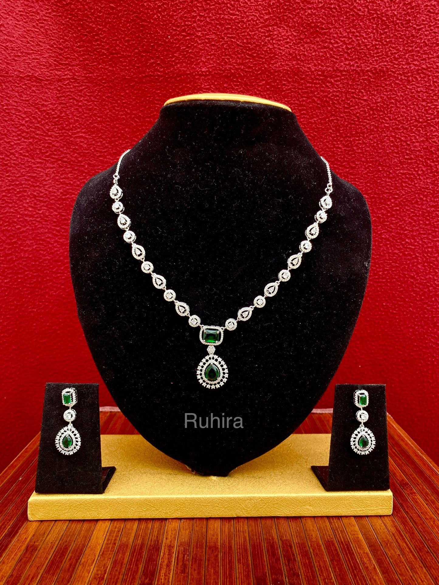 Adhira AD Necklace Set