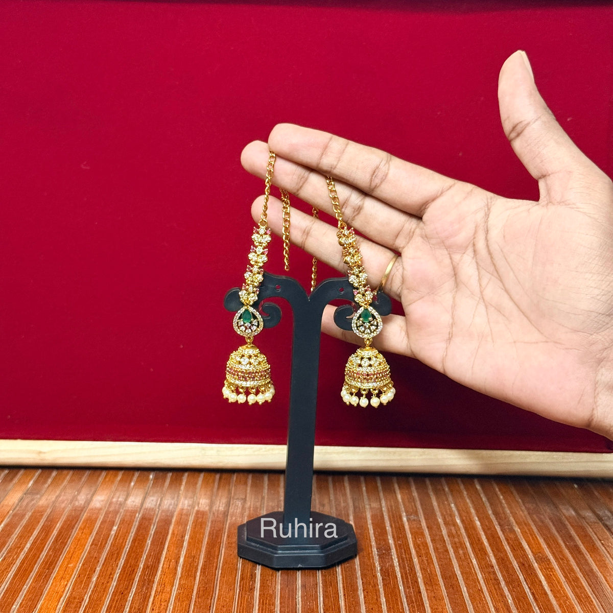 Gulnaar Jhumka with Earchains