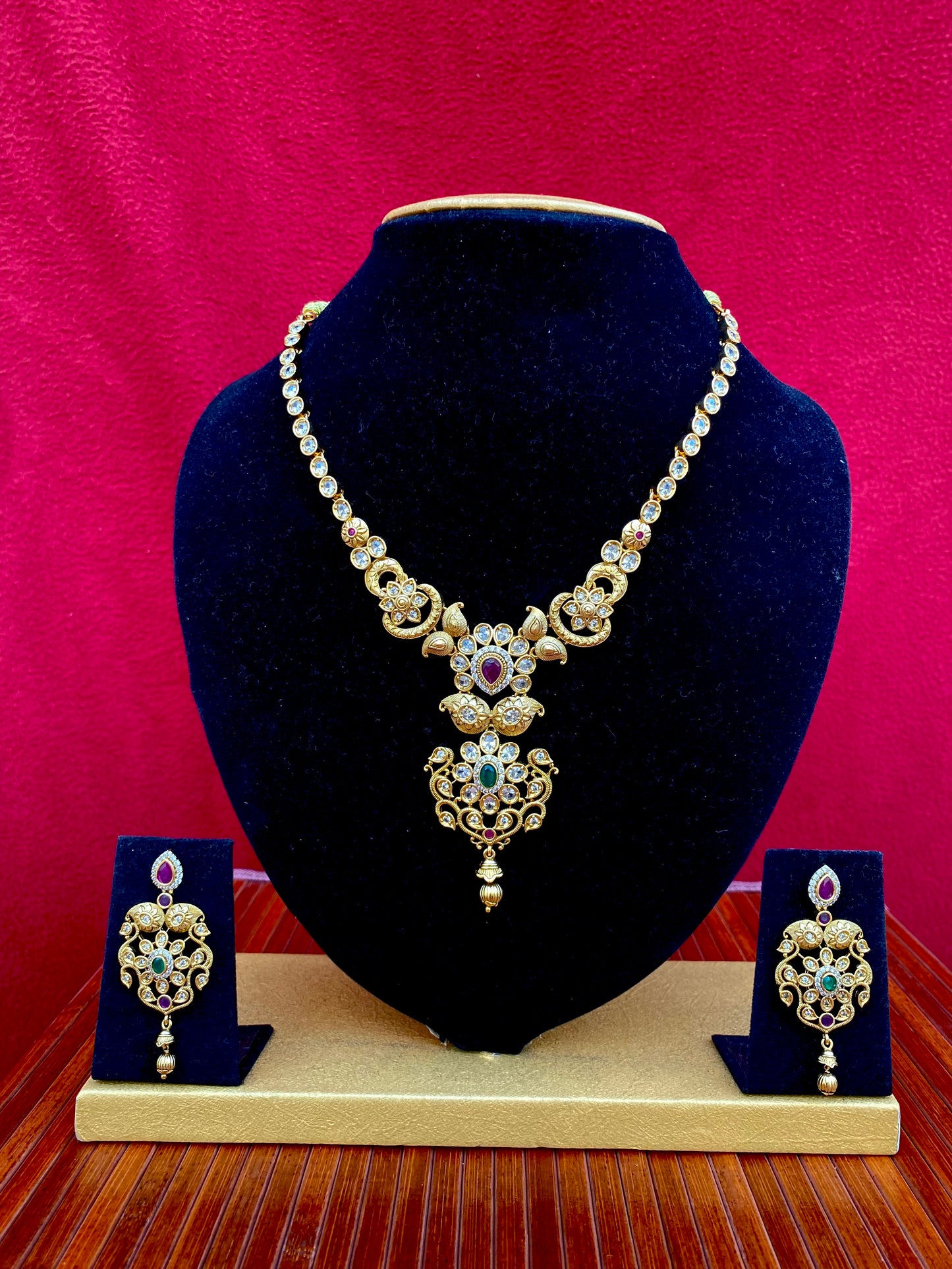 Vedhika Antique Necklace Set