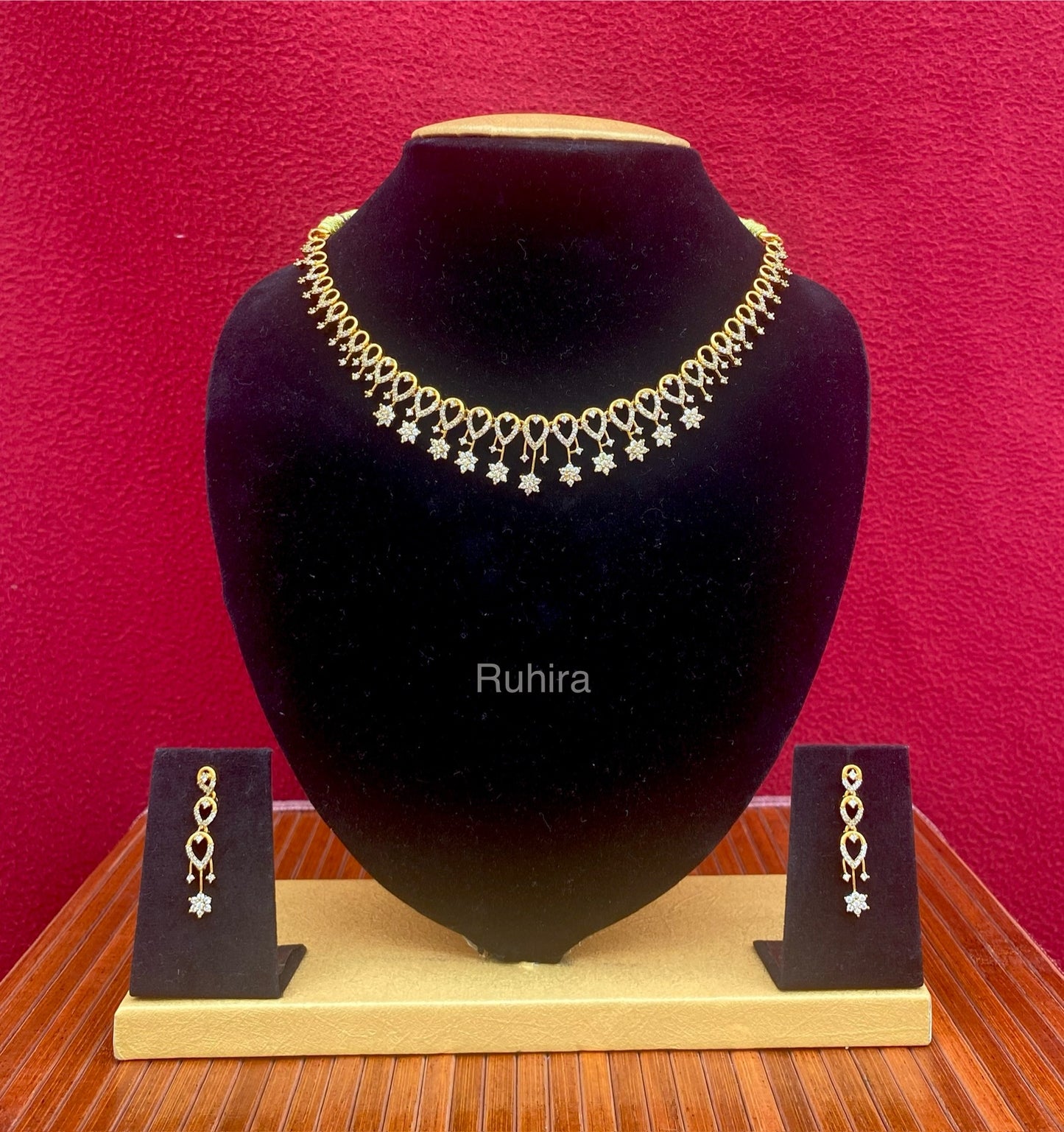 Loop and Star Drop Necklace Set