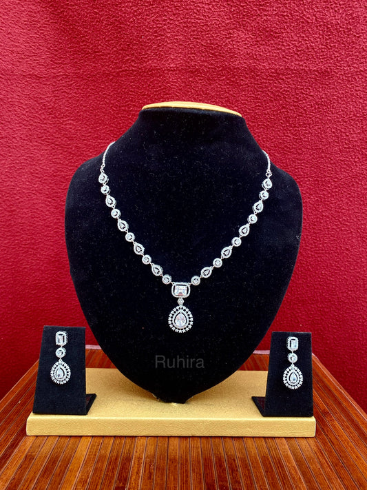 Adhira AD Necklace Set