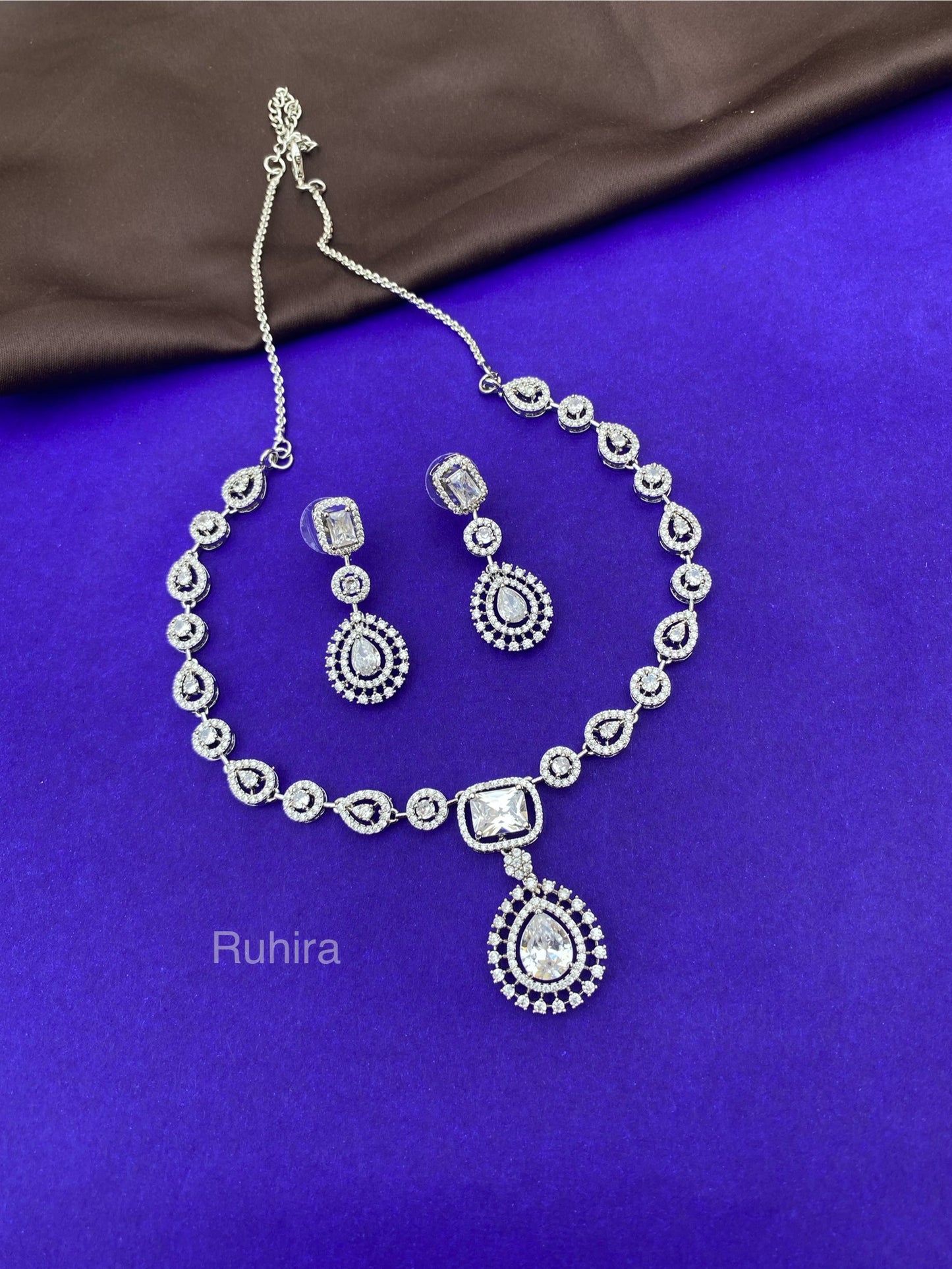 Adhira AD Necklace Set