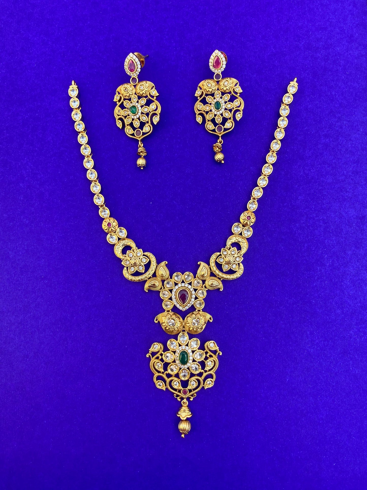 Vedhika Antique Necklace Set