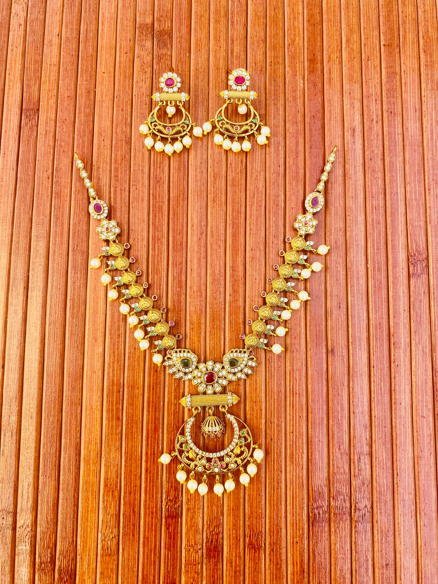 Sampurna Lakshmi Necklace Set