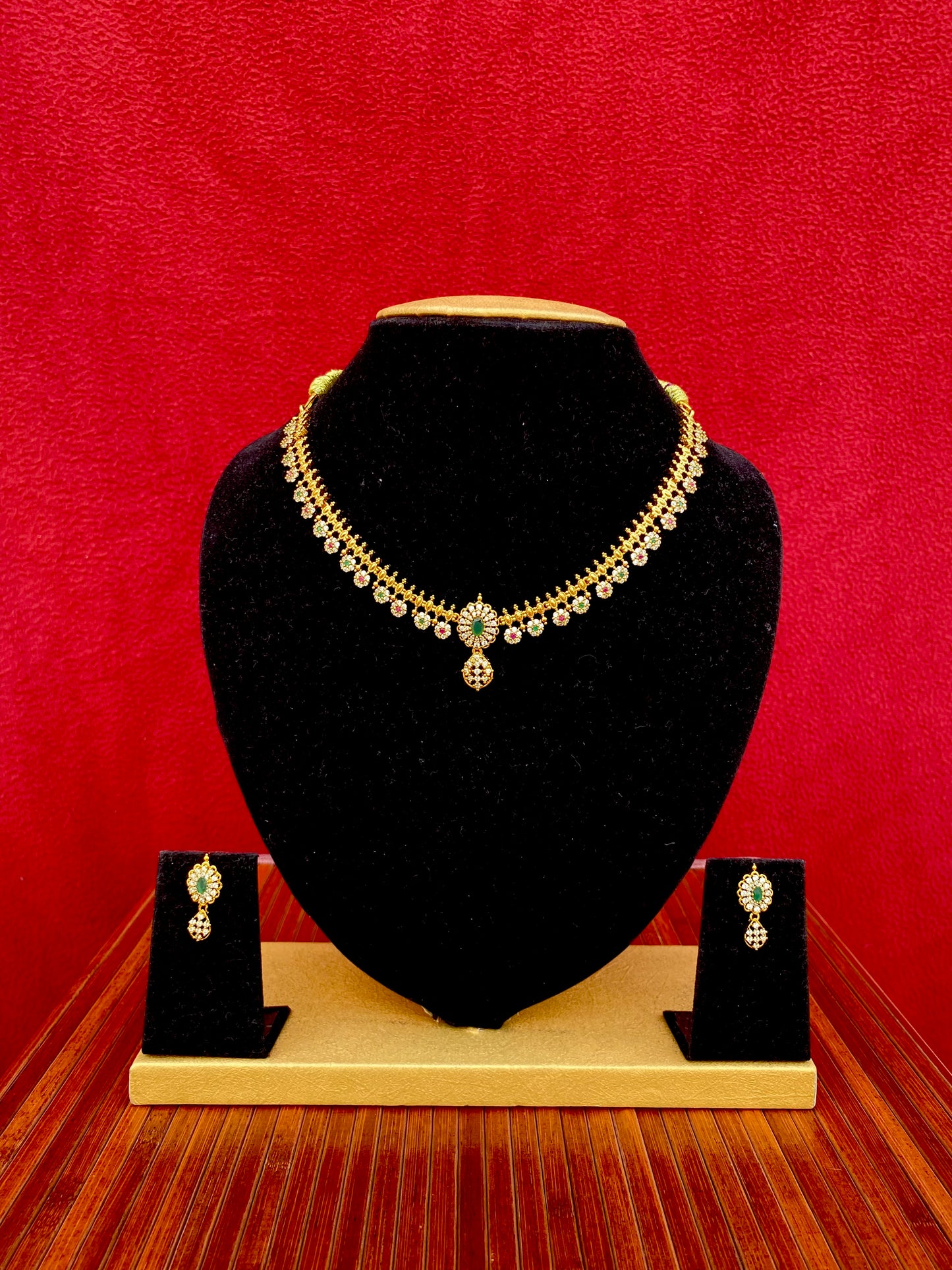 Vaishnavi Antique Necklace Set