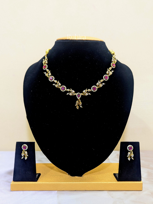 Floral Motif Necklace Set